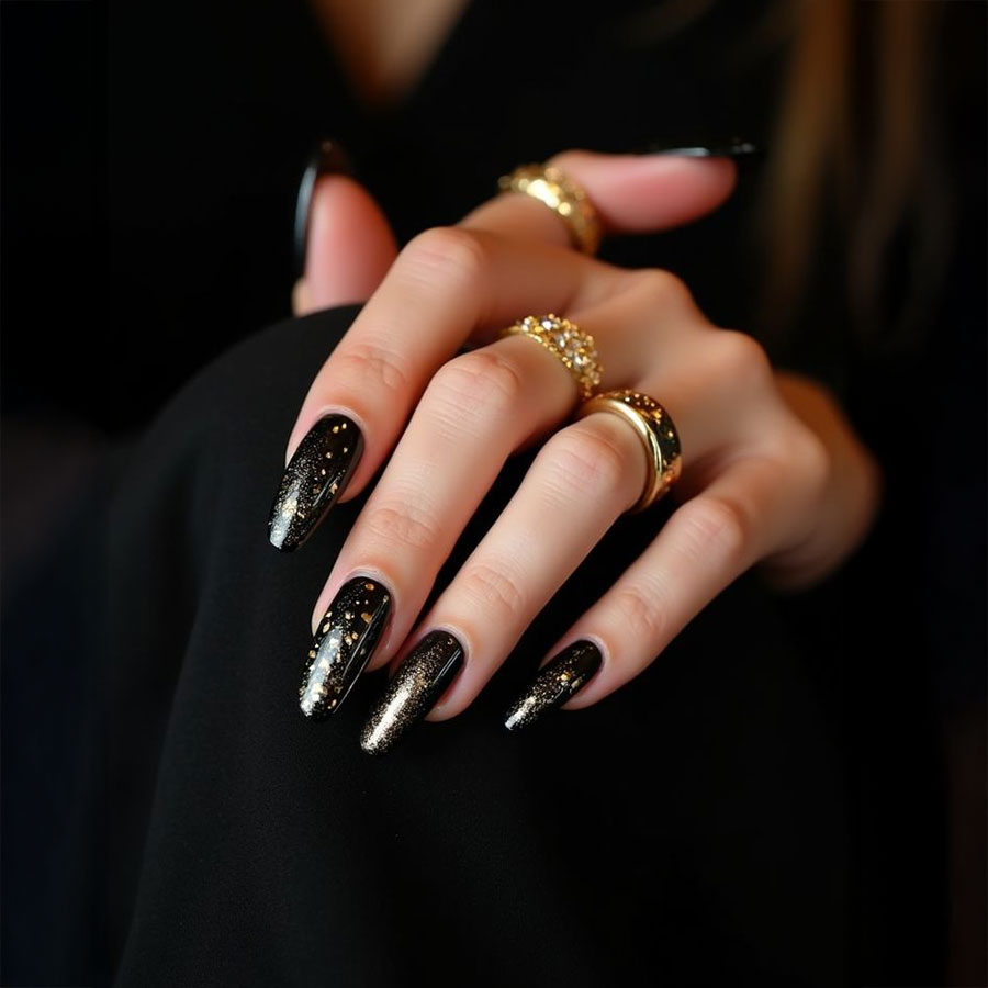 GLOSSY NAILS